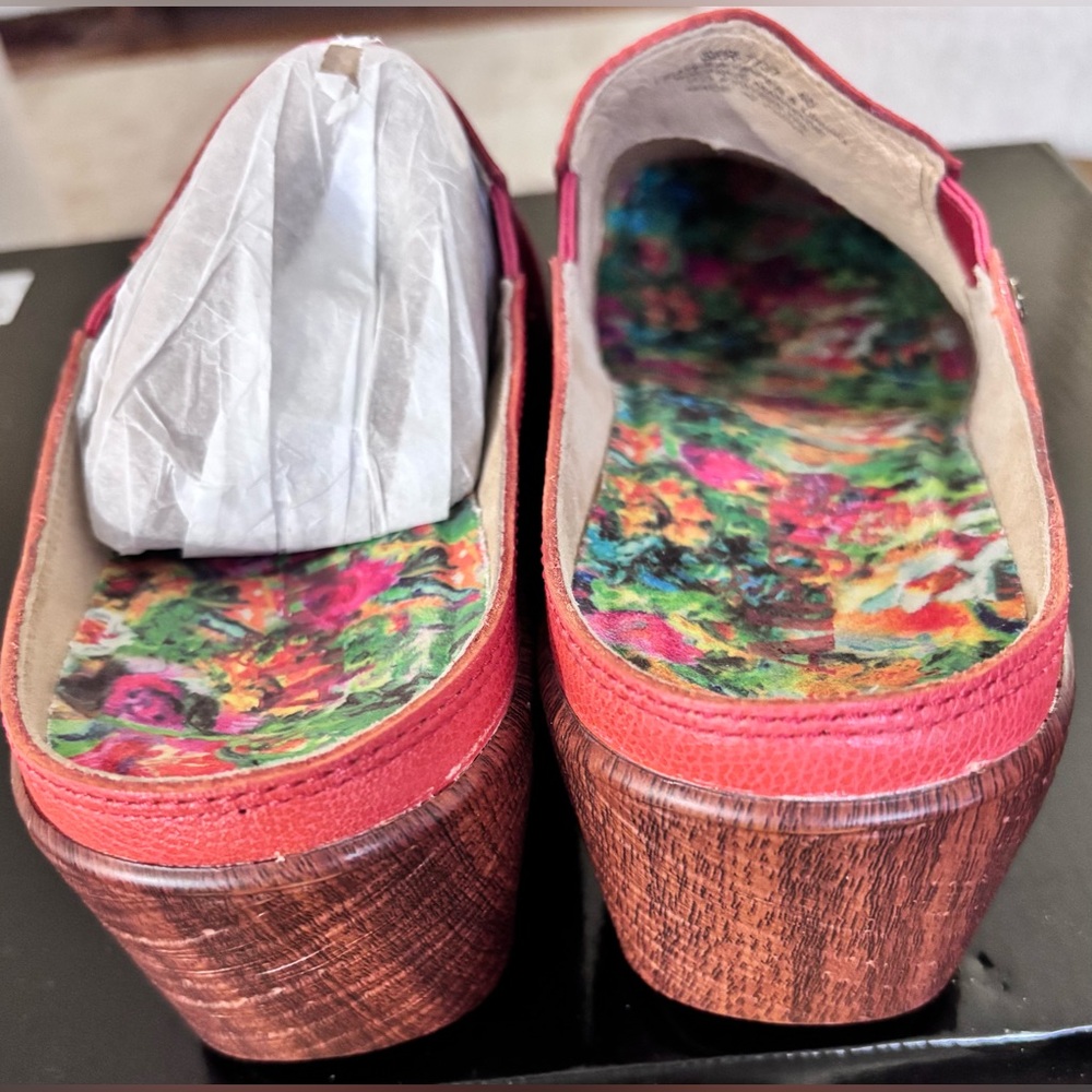 Alegria Sereniti Leather Clogs Aged Poppy Red EU 40 US 9.5-10 NWOT Comfort Mule - Picture 2 of 8